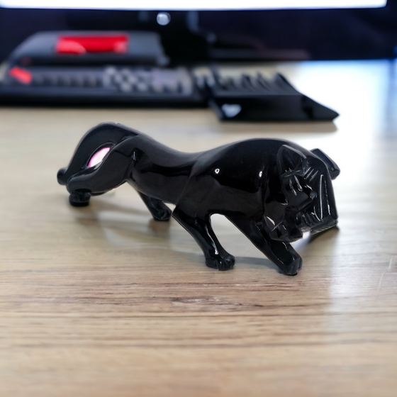 Panther-Skulptur