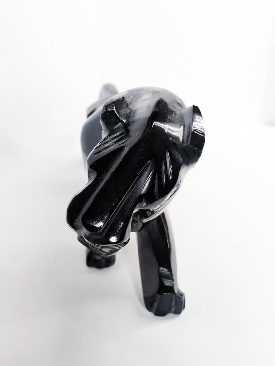 Panther-Skulptur