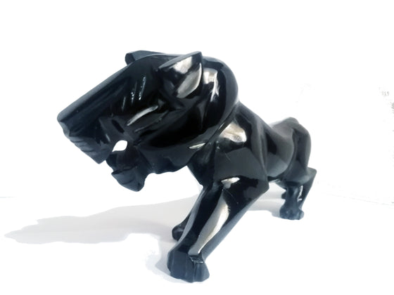 Panther-Skulptur