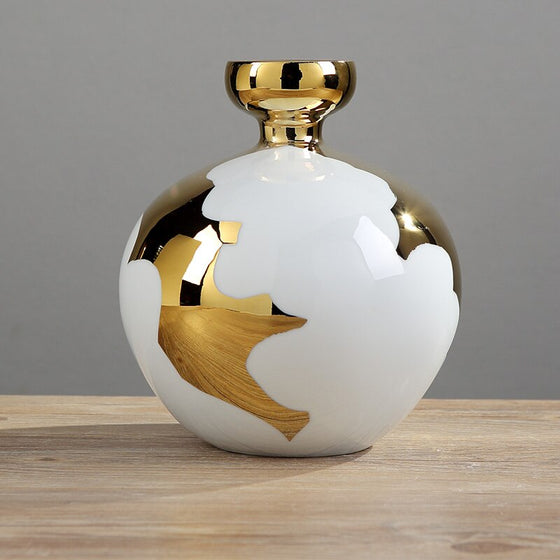 White & Gold Smooth Vases