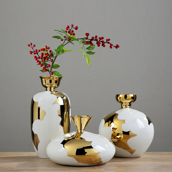 White & Gold Smooth Vases