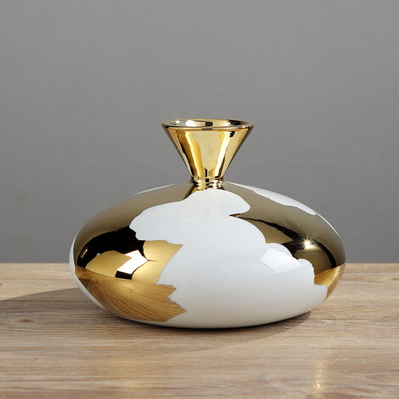 White & Gold Smooth Vases