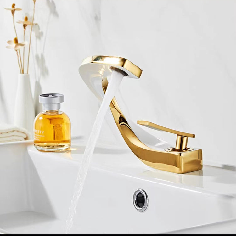 Grifo Epsilon - grifo de diseño para baño o cocina acabado blanco con dorado | Casa Fogo México