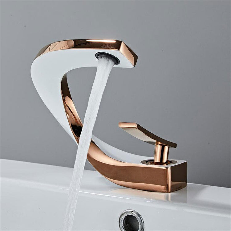 Grifo Epsilon - grifo de diseño para baño o cocina acabado blanco con oro rosado | Casa Fogo México