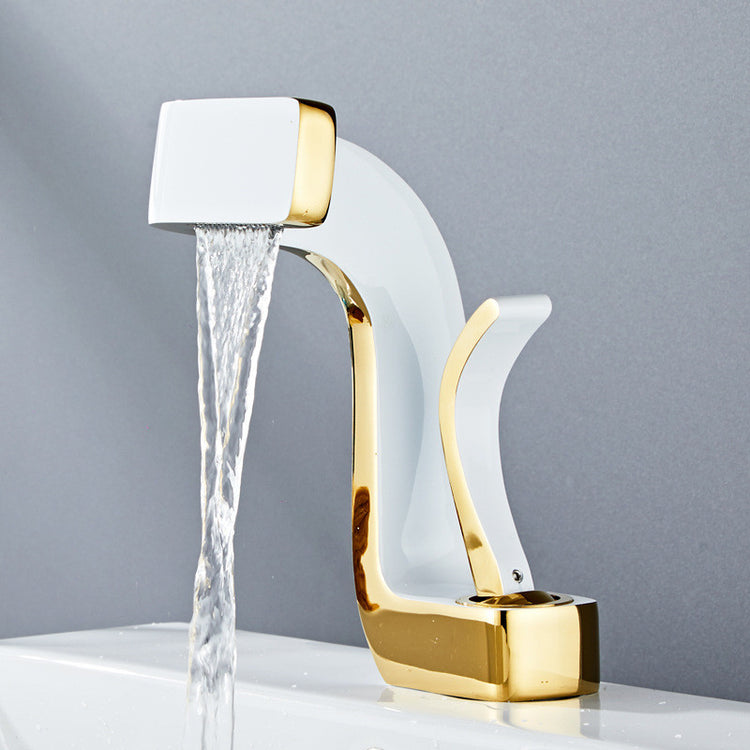 Grifo Hera - grifo de diseño para baño o cocina acabado blanco con dorado | Casa Fogo México