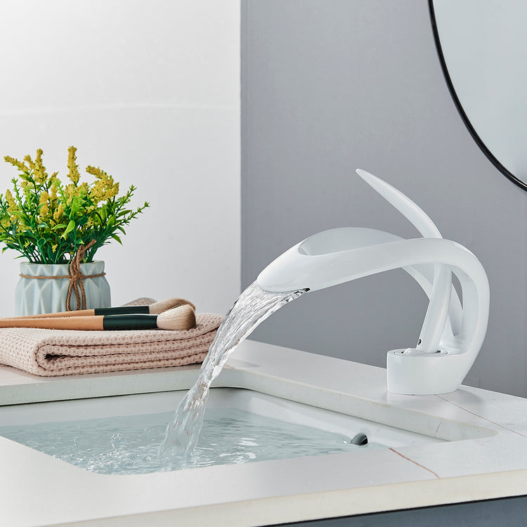 Grifo Pasión - grifo de diseño para baño o cocina acabado blanco | Casa Fogo México