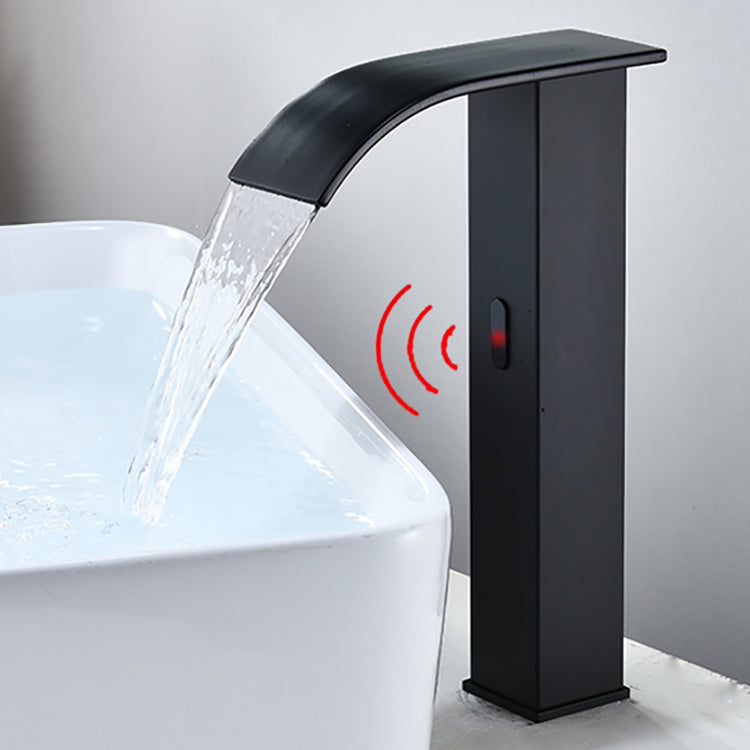 Grifo Proxi - grifo de diseño para baño o cocina acabado negro | Casa Fogo México