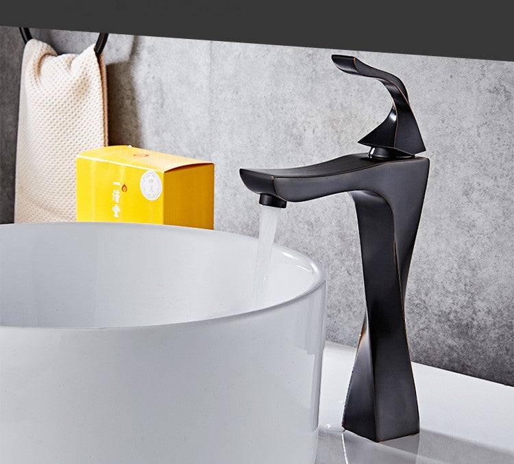 Grifo Torso - grifo de diseño para baño o cocina | Casa Fogo México