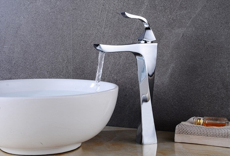 Grifo Torso - grifo de diseño para baño o cocina | Casa Fogo México